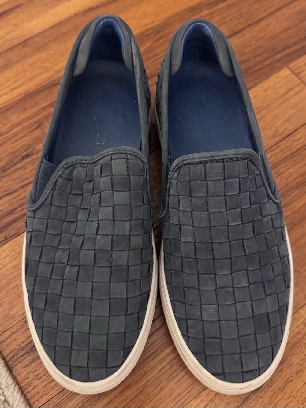 J/SLIDES leather sneaker size 7